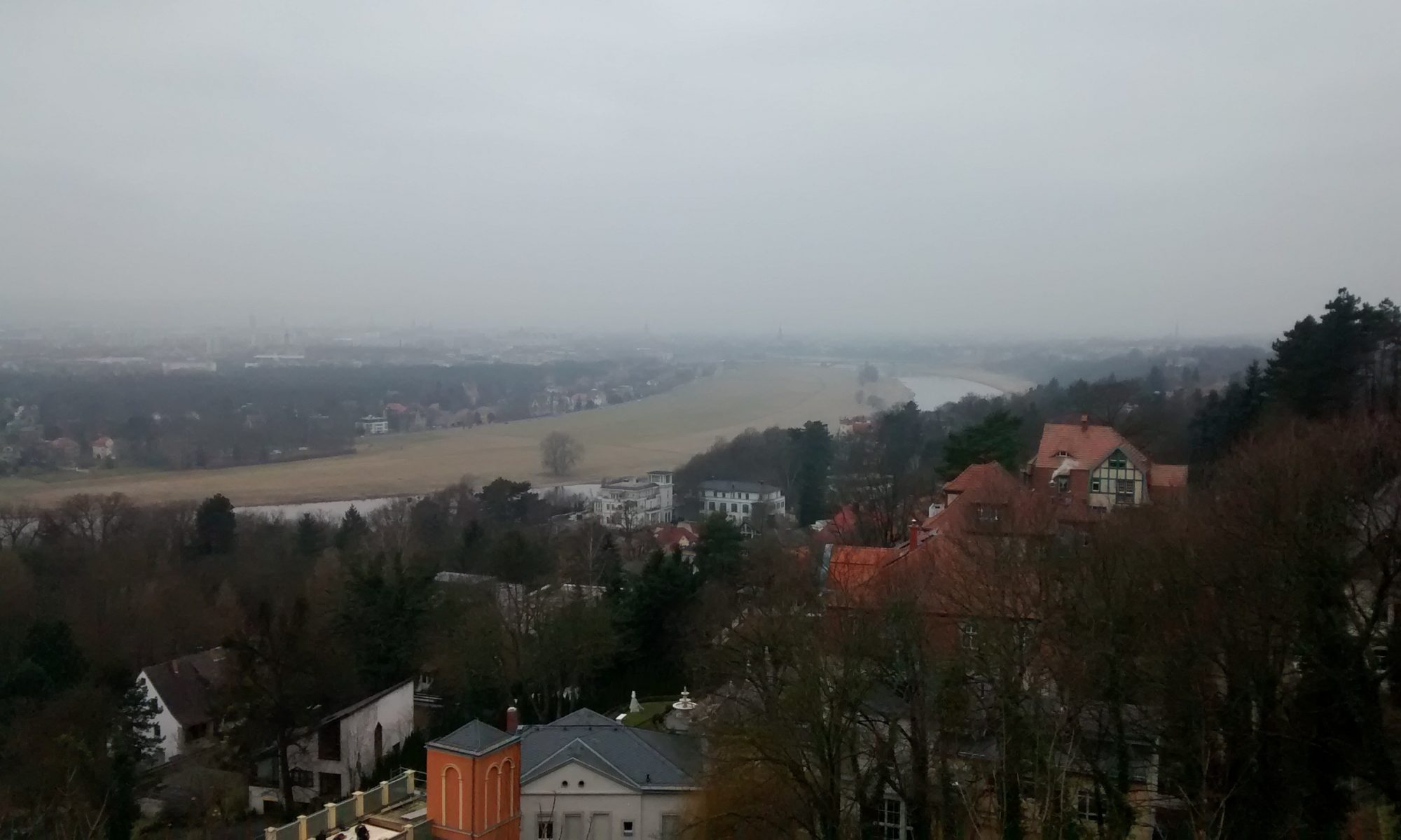 Sicht auf Dresden von der Terrasse des Luisenhofs